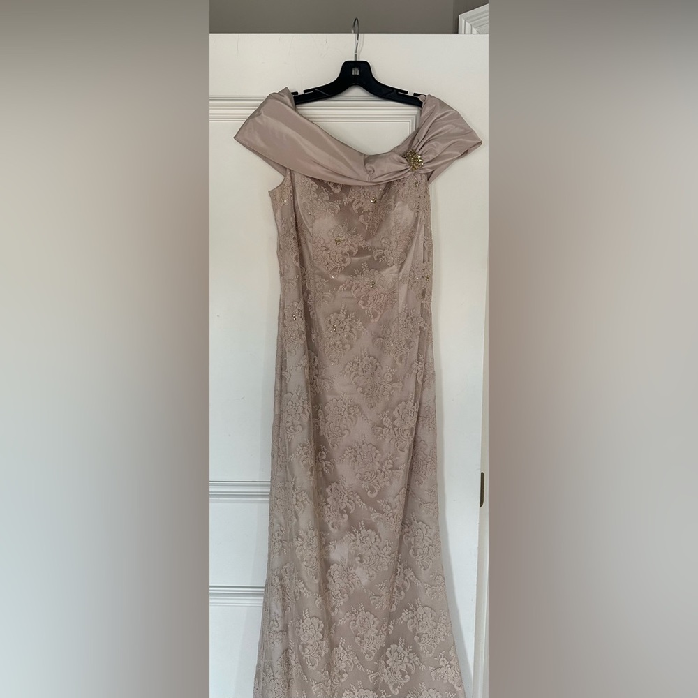 TERI JON by Rickie Freeman Formal Dress